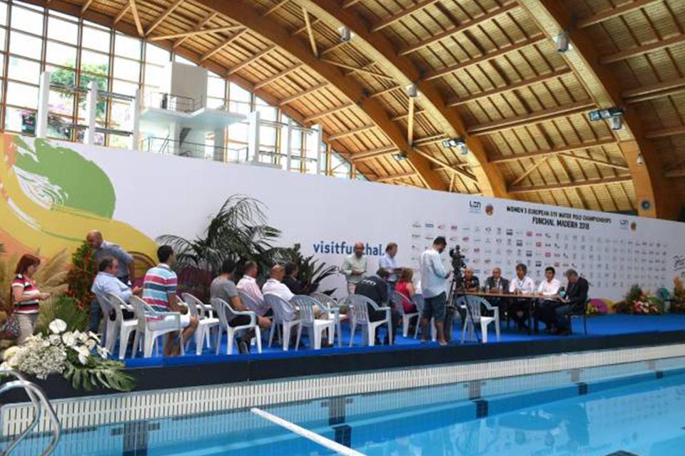 Está quase tudo a postos para a realização do Europeu feminino de polo aquático. fotos rui silva/aspress